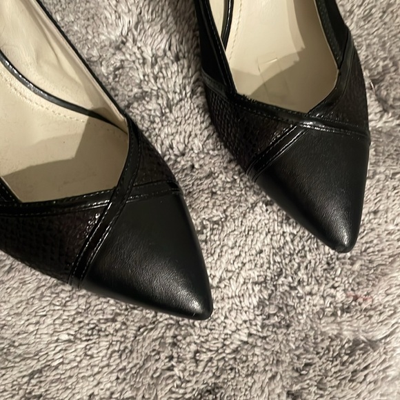 Anne Klein black leather pumps, size 8.5M, EUC - Picture 2 of 7